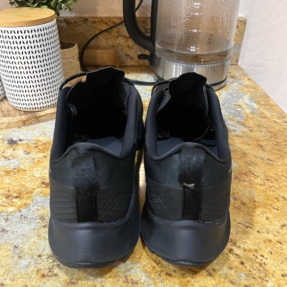 Nike Air Zoom Pegasus 37 Shield size 12 - Picture 4 of 7